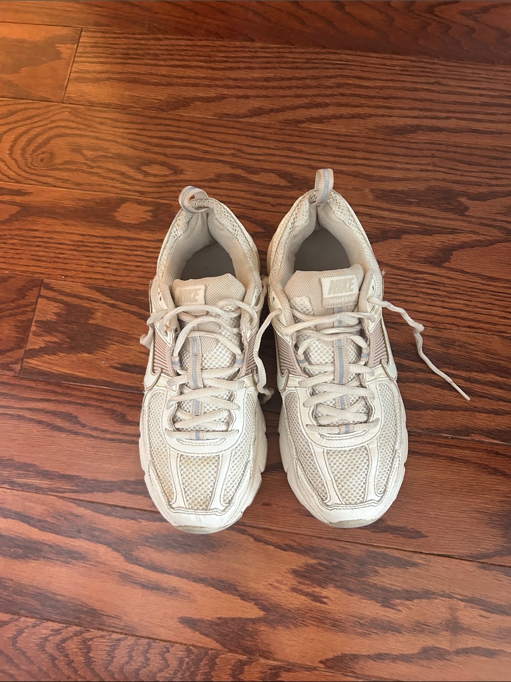 Vomero 5 Nike Beige Performance Running Sneakers